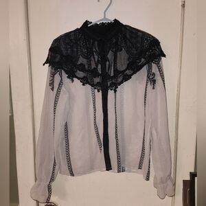 Lace collar blouse